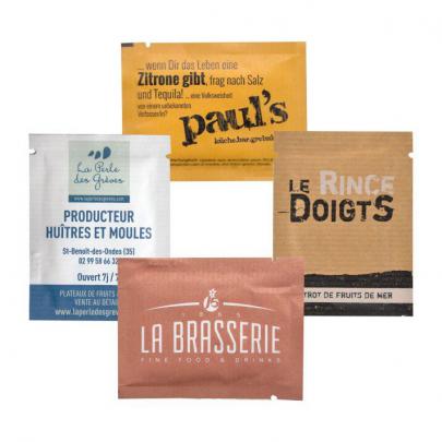 servietttes hydroalcooliques personnalisees avec logo en sachet papier kraft